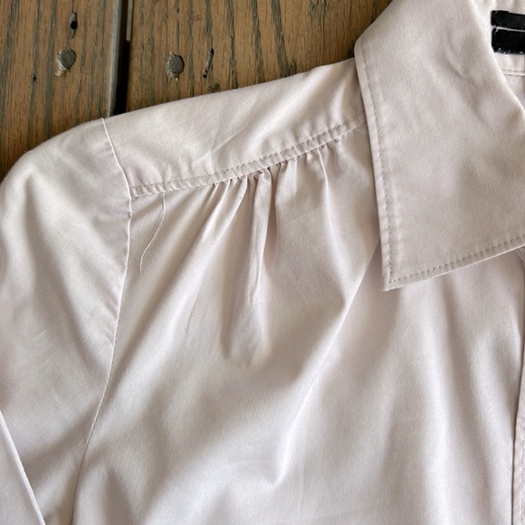 Millennial pink stretch, fitted button down - Sz XS - Picture 3 of 8